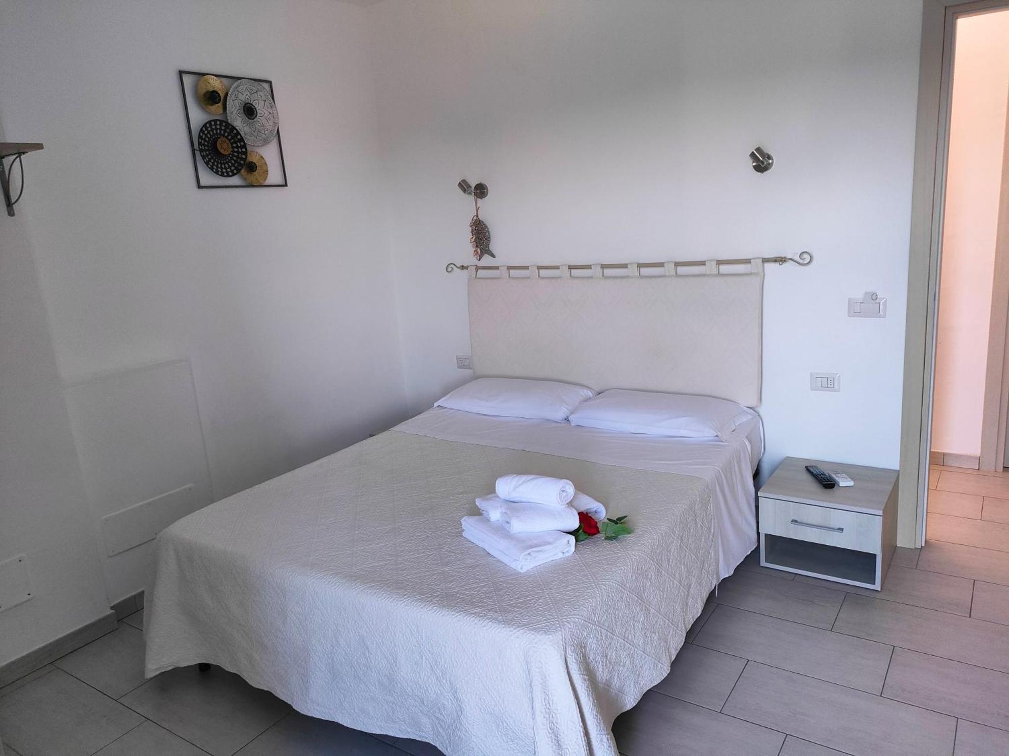 Al Mare Da Francesca Hotel Olbia Bagian luar foto