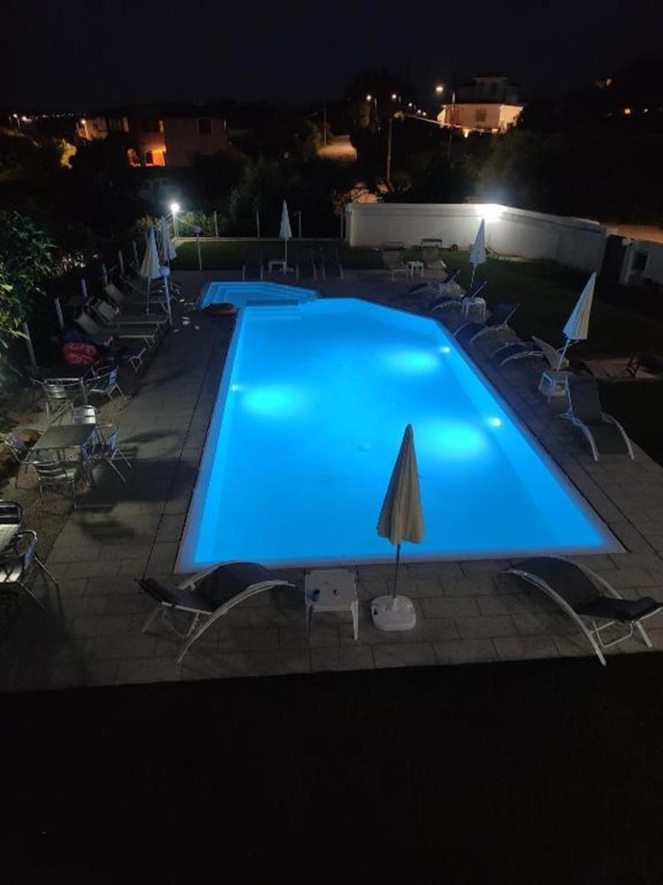 Al Mare Da Francesca Hotel Olbia Bagian luar foto