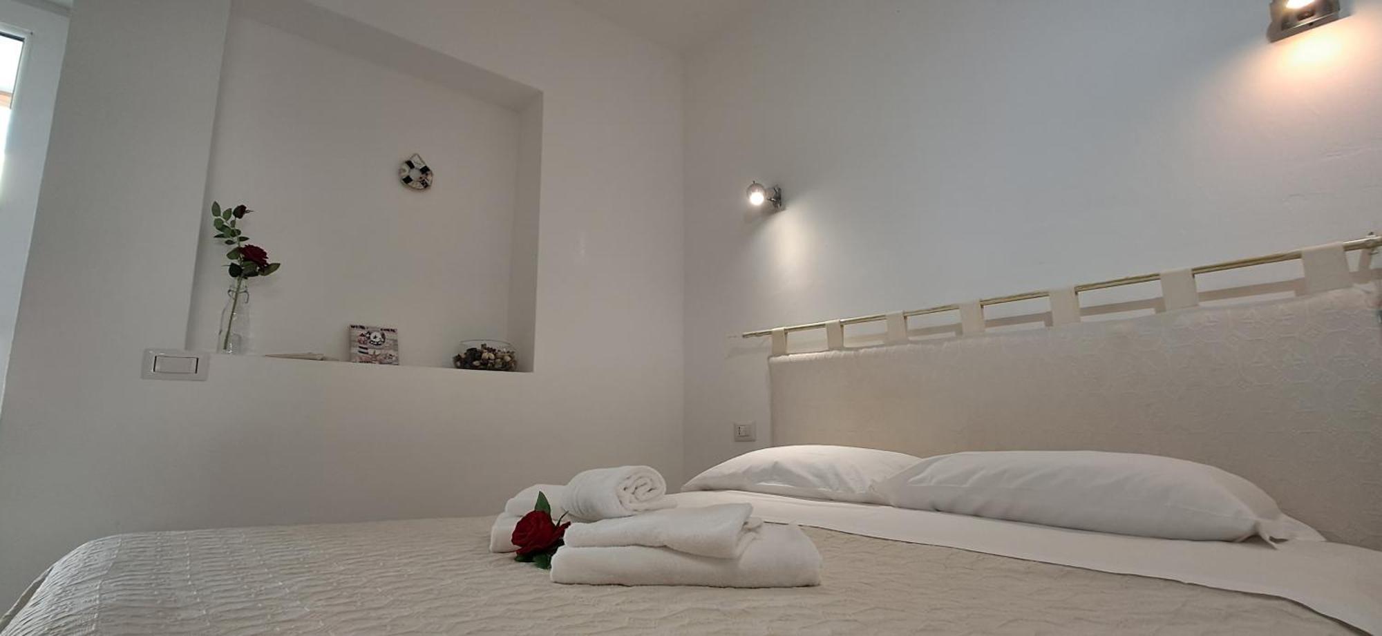 Al Mare Da Francesca Hotel Olbia Bagian luar foto