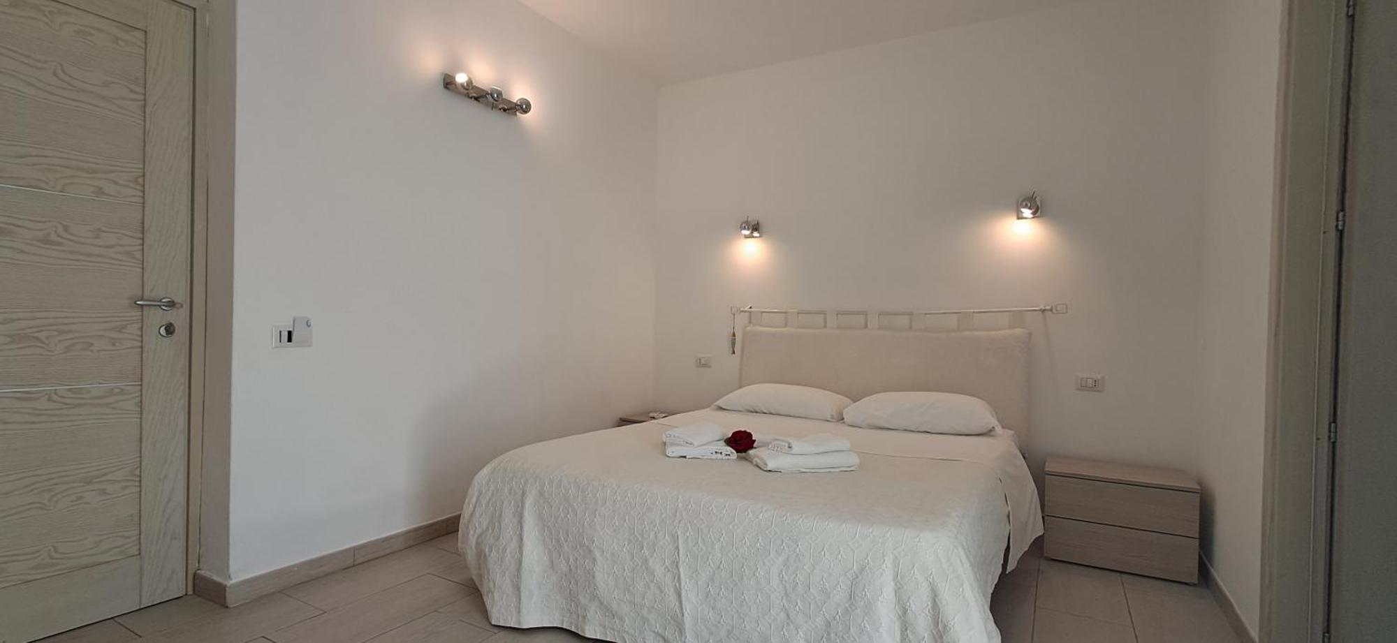Al Mare Da Francesca Hotel Olbia Bagian luar foto